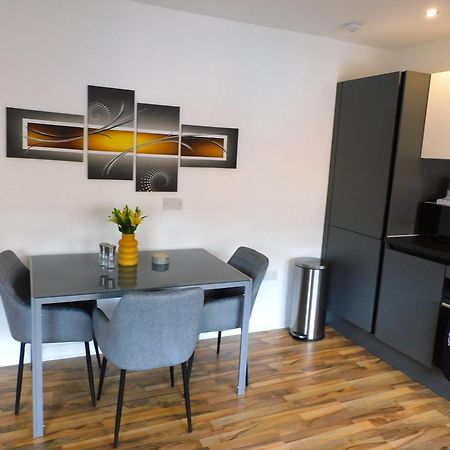 Newly Refurbished 1 Bed Apt In Hamilton Close To Station And Local Amenities Exterior foto