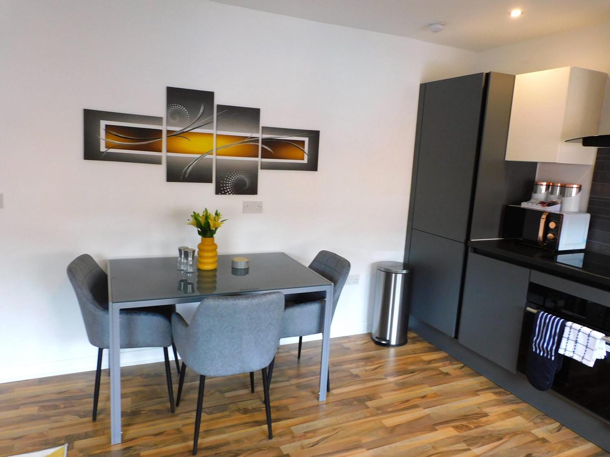 Newly Refurbished 1 Bed Apt In Hamilton Close To Station And Local Amenities Exterior foto